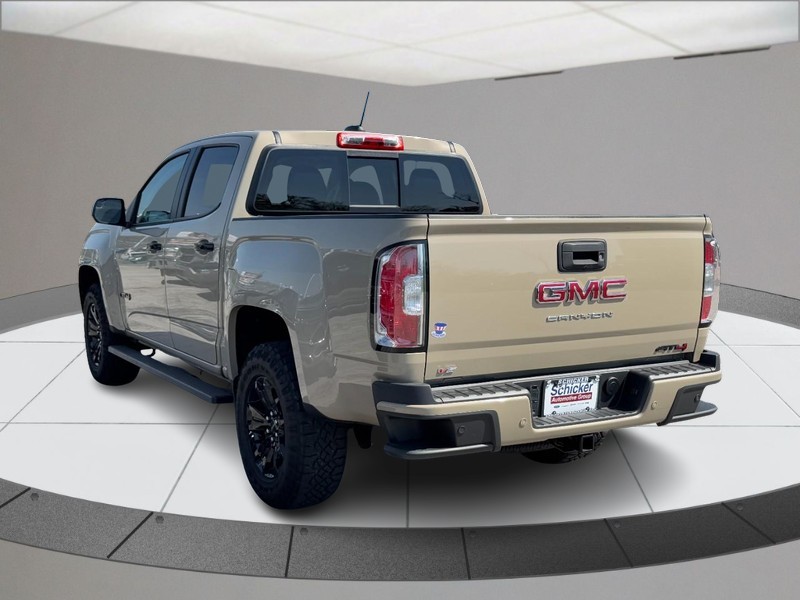 GMC Canyon Vehicle Full-screen Gallery Image 06