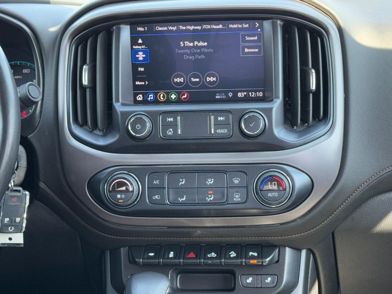 GMC Canyon Vehicle Full-screen Gallery Image 14