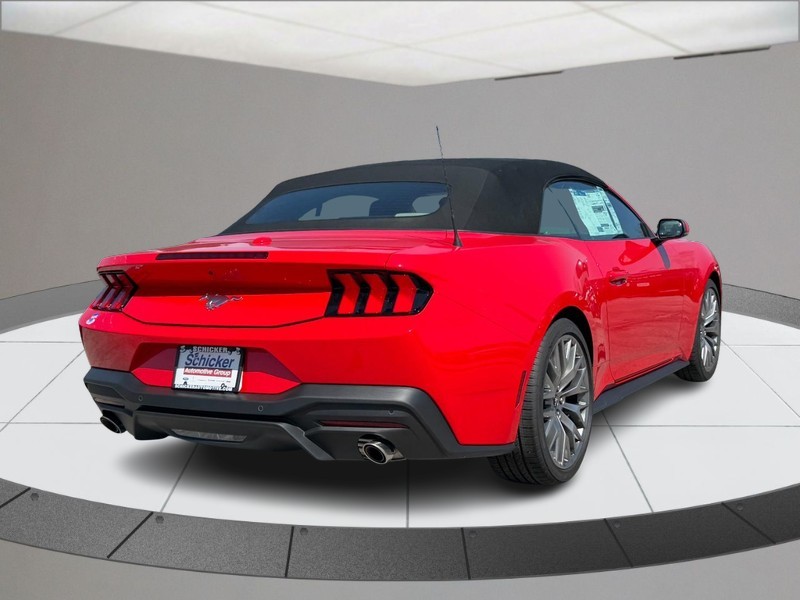 Ford Mustang Vehicle Full-screen Gallery Image 03