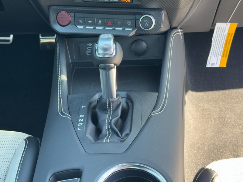 Ford Mustang Vehicle Full-screen Gallery Image 10