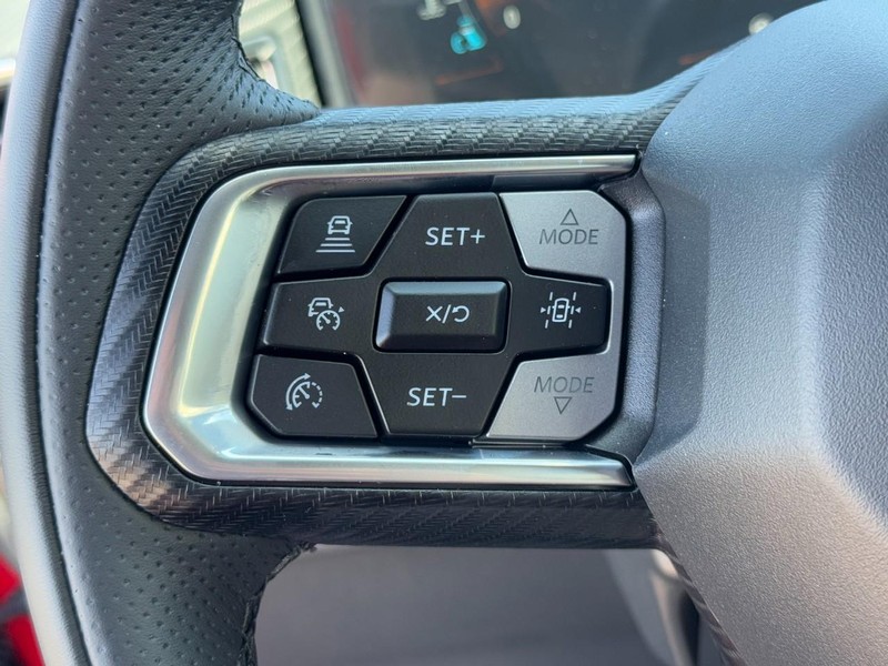 Ford Mustang Vehicle Full-screen Gallery Image 12