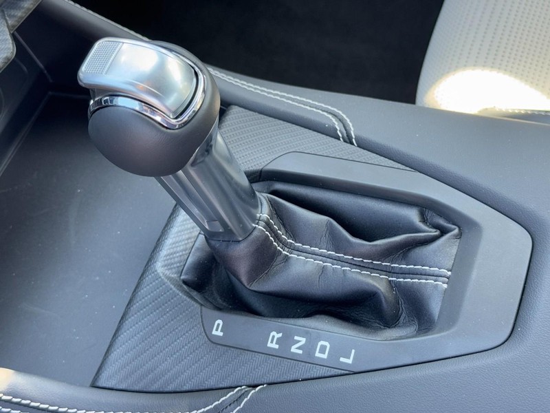 Ford Mustang Vehicle Full-screen Gallery Image 15