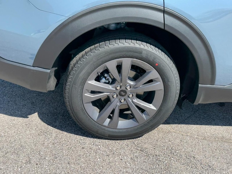 Ford Explorer Vehicle Full-screen Gallery Image 04