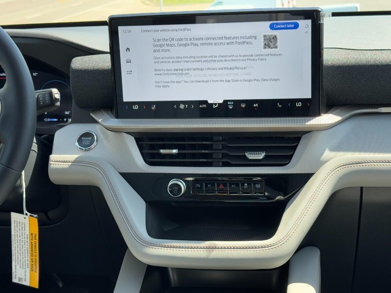 Ford Explorer Vehicle Full-screen Gallery Image 08