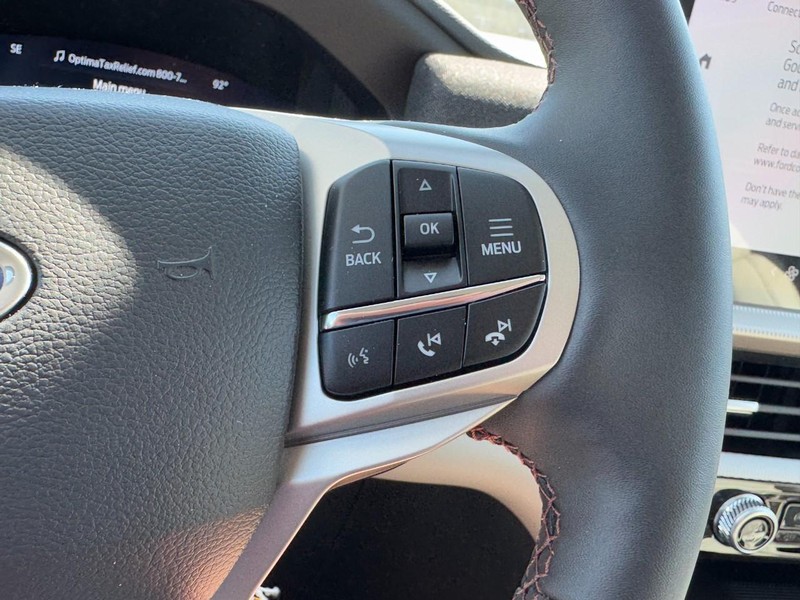 Ford Explorer Vehicle Full-screen Gallery Image 11