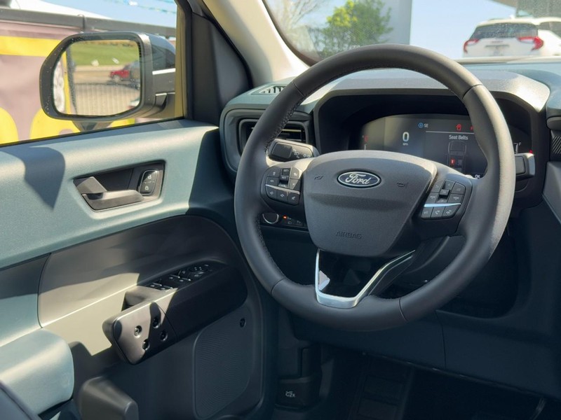 Ford Maverick Vehicle Full-screen Gallery Image 07