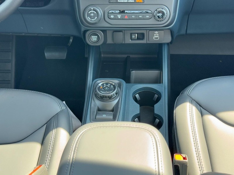 Ford Maverick Vehicle Full-screen Gallery Image 09