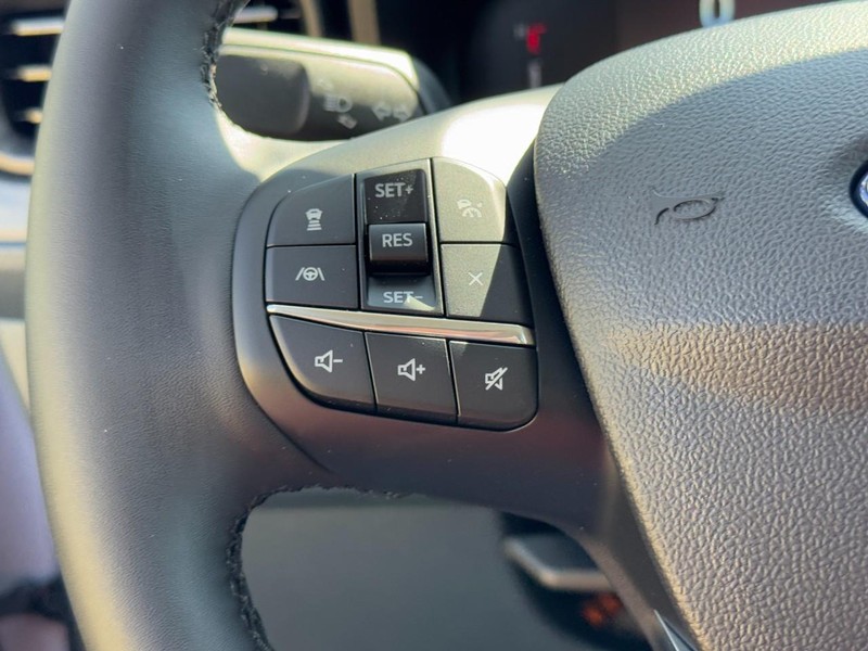 Ford Maverick Vehicle Full-screen Gallery Image 10