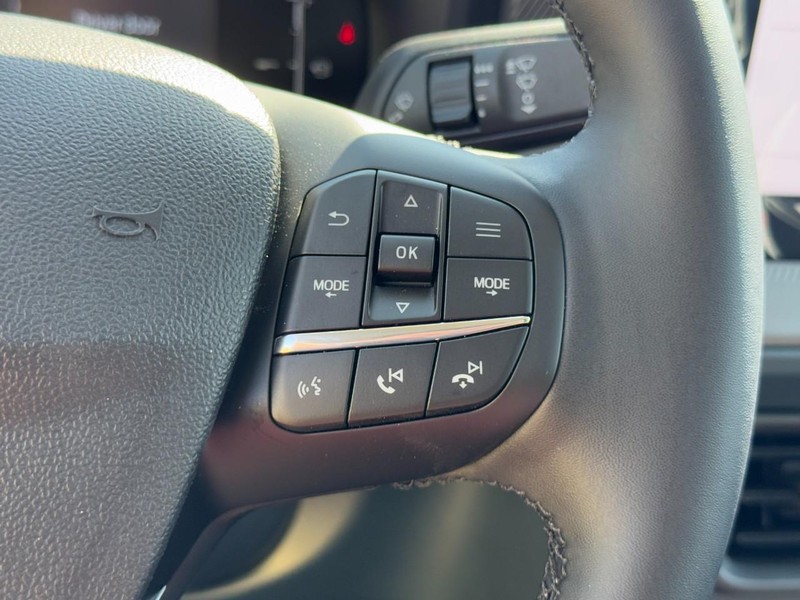 Ford Maverick Vehicle Full-screen Gallery Image 11