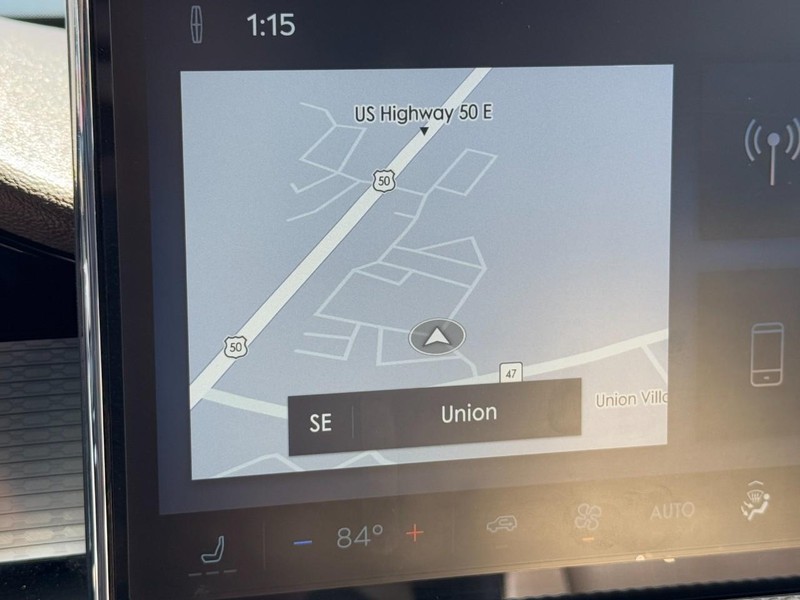 Lincoln Corsair Vehicle Full-screen Gallery Image 21