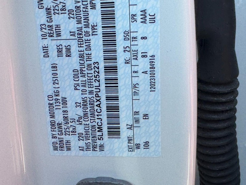 Lincoln Corsair Vehicle Full-screen Gallery Image 26