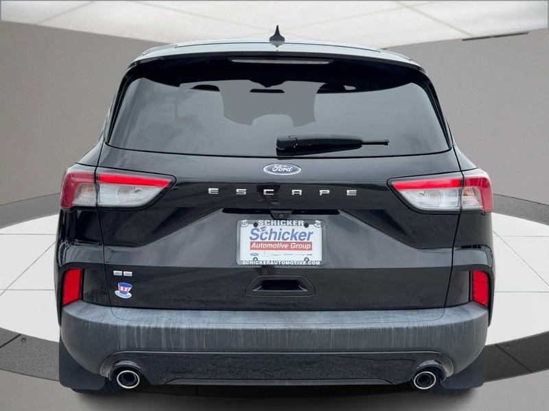 Ford Escape Vehicle Full-screen Gallery Image 04