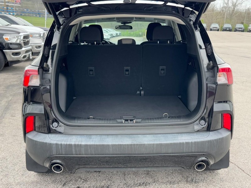 Ford Escape Vehicle Full-screen Gallery Image 05