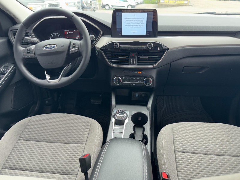 Ford Escape Vehicle Full-screen Gallery Image 11