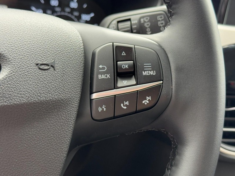 Ford Escape Vehicle Full-screen Gallery Image 17