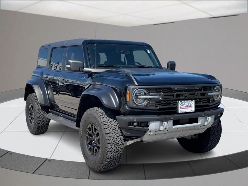 Ford Bronco Vehicle Full-screen Gallery Image 02