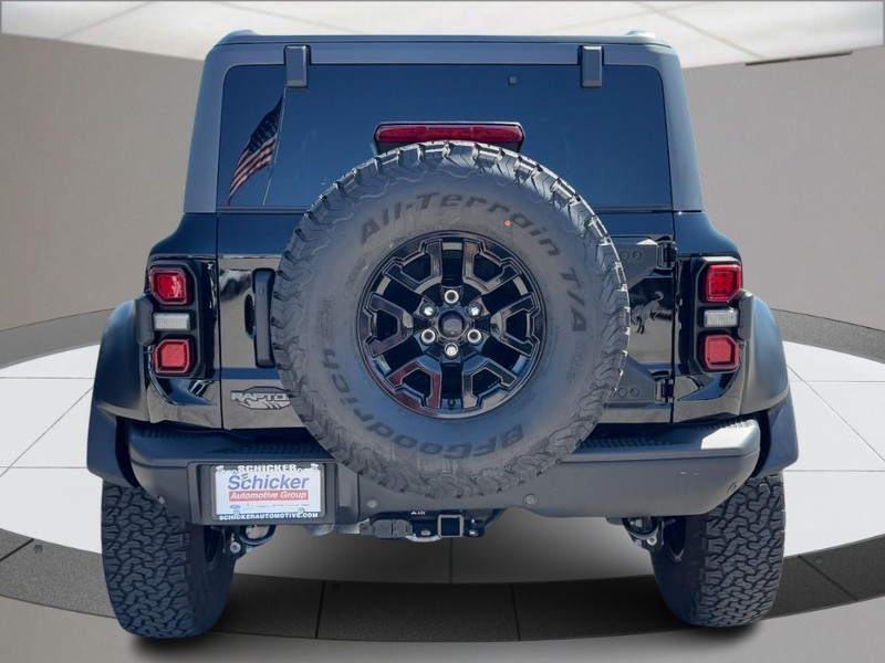 Ford Bronco Vehicle Full-screen Gallery Image 04