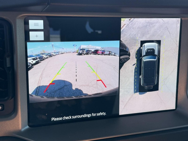 Ford Bronco Vehicle Full-screen Gallery Image 21