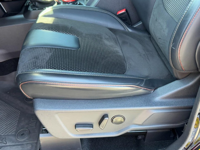 Ford Bronco Vehicle Full-screen Gallery Image 23