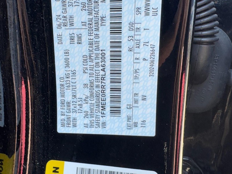 Ford Bronco Vehicle Full-screen Gallery Image 24