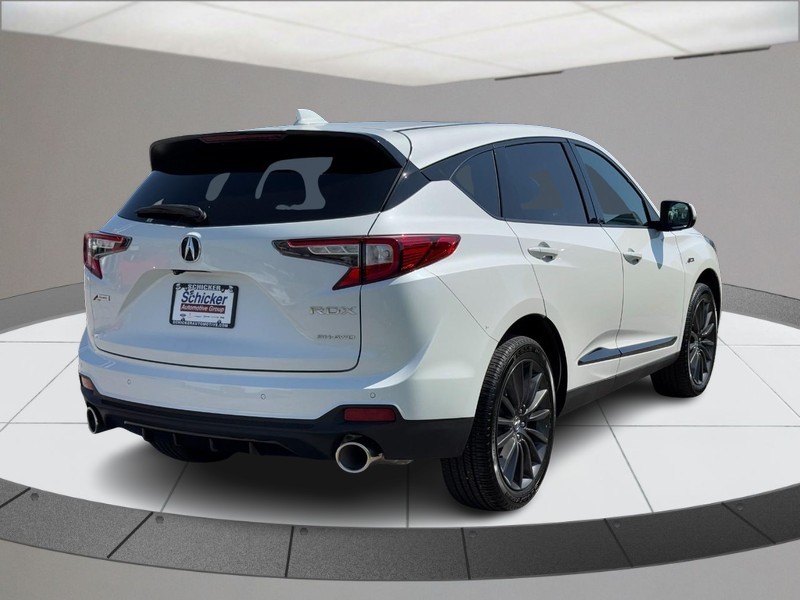 Acura RDX Vehicle Full-screen Gallery Image 03