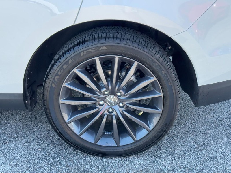 Acura RDX Vehicle Full-screen Gallery Image 07