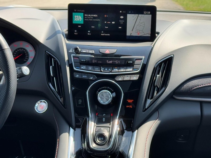 Acura RDX Vehicle Full-screen Gallery Image 14