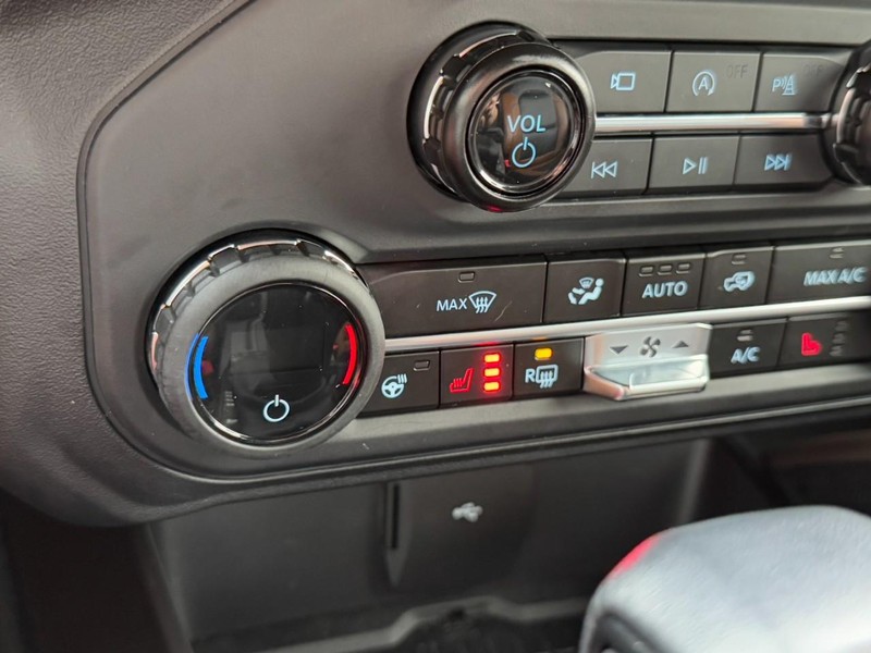 Ford Bronco Vehicle Full-screen Gallery Image 16