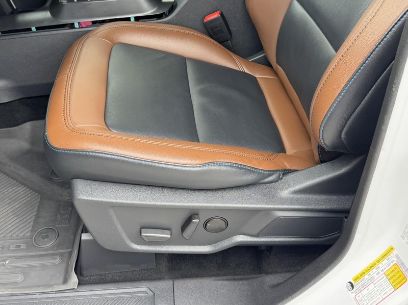 Ford Bronco Vehicle Full-screen Gallery Image 20