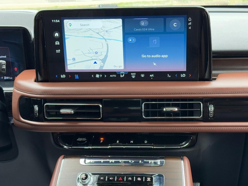 Lincoln Aviator Vehicle Full-screen Gallery Image 14