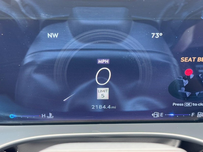 Lincoln Aviator Vehicle Full-screen Gallery Image 20