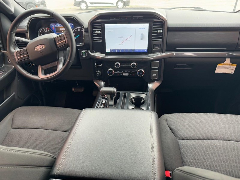 Ford F-150 Vehicle Full-screen Gallery Image 11