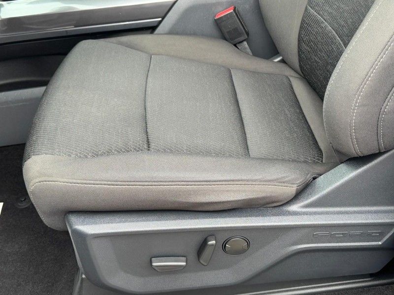 Ford F-150 Vehicle Full-screen Gallery Image 22