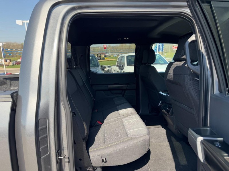 Ford F-150 Vehicle Full-screen Gallery Image 05