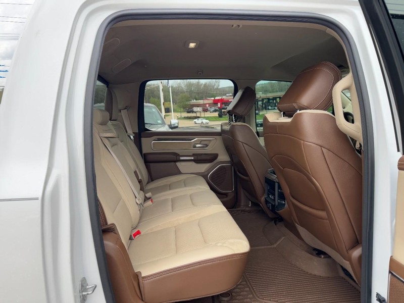 Ram 1500 Vehicle Full-screen Gallery Image 10