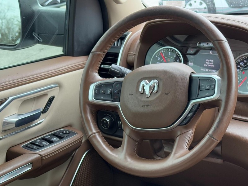Ram 1500 Vehicle Full-screen Gallery Image 12
