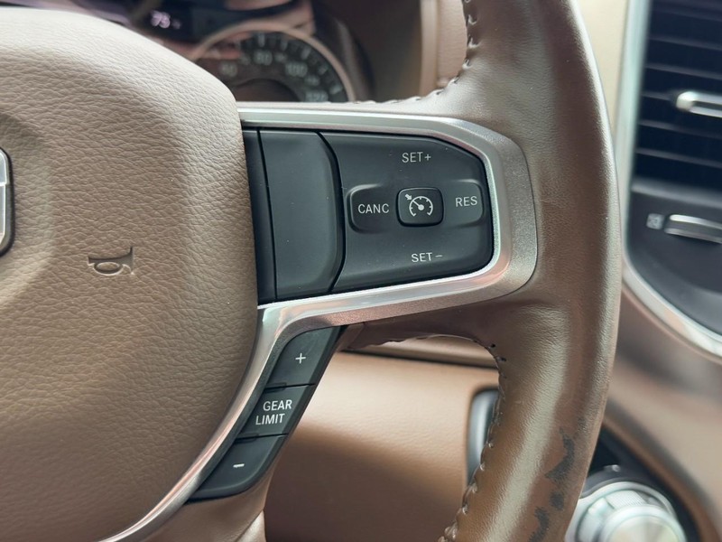 Ram 1500 Vehicle Full-screen Gallery Image 18