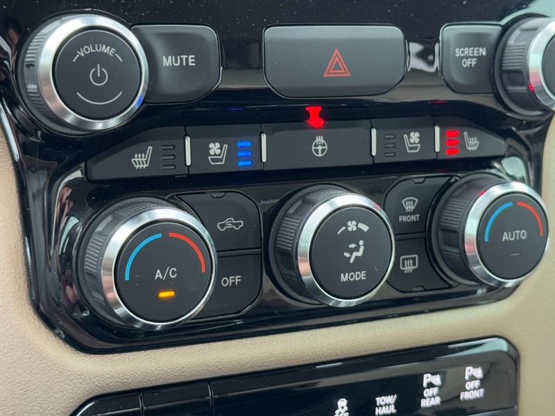 Ram 1500 Vehicle Full-screen Gallery Image 20