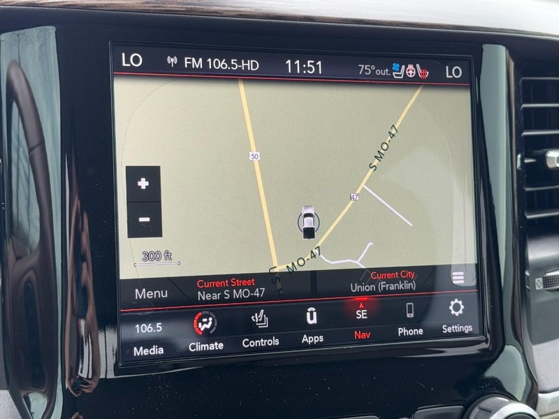 Ram 1500 Vehicle Full-screen Gallery Image 21