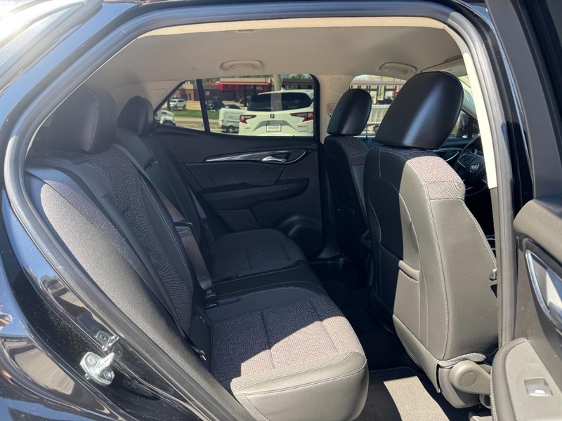 Buick Envision Vehicle Full-screen Gallery Image 10