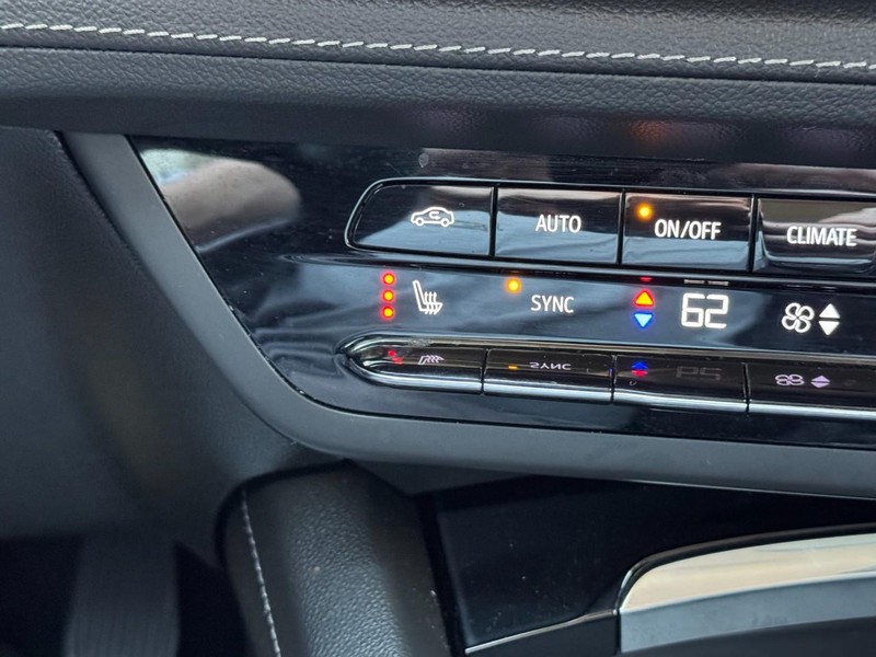 Buick Envision Vehicle Full-screen Gallery Image 19