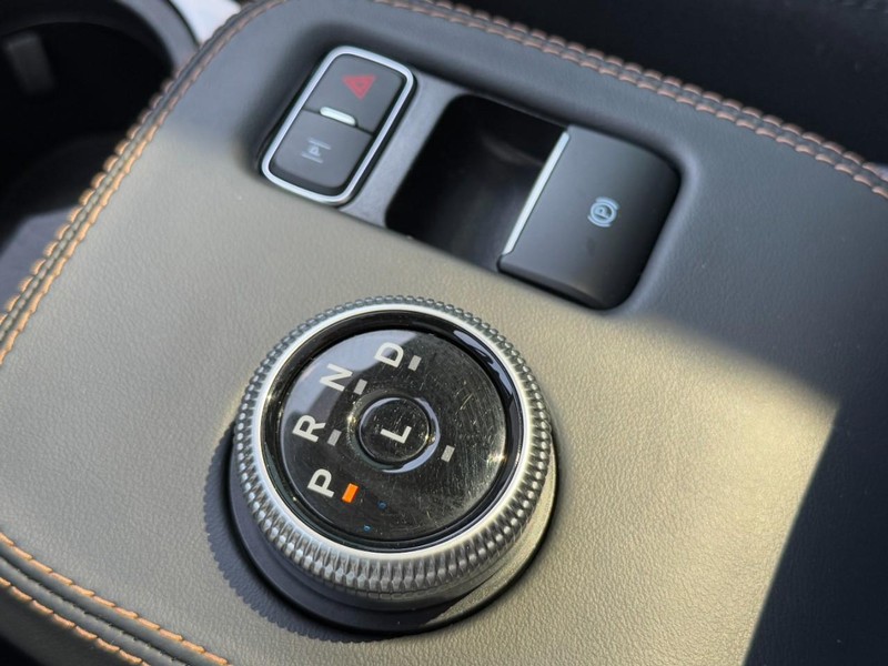 Ford Mustang Mach-E Vehicle Full-screen Gallery Image 21