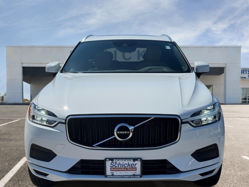 Volvo XC60 Vehicle Full-screen Gallery Image 09