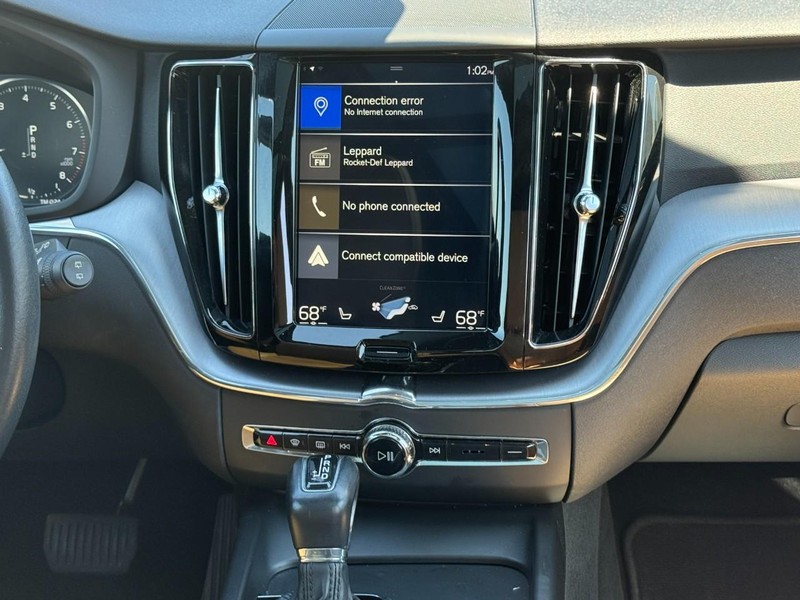Volvo XC60 Vehicle Full-screen Gallery Image 13
