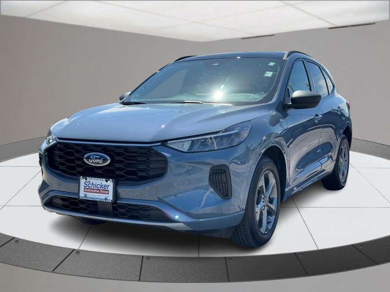 Ford Escape Vehicle Full-screen Gallery Image 08