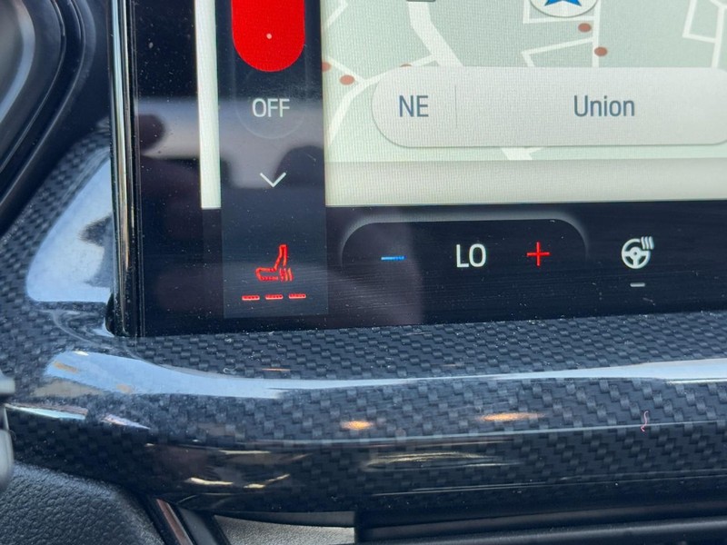 Ford Escape Vehicle Full-screen Gallery Image 20