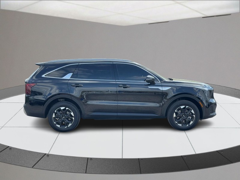Kia Sorento Vehicle Full-screen Gallery Image 02