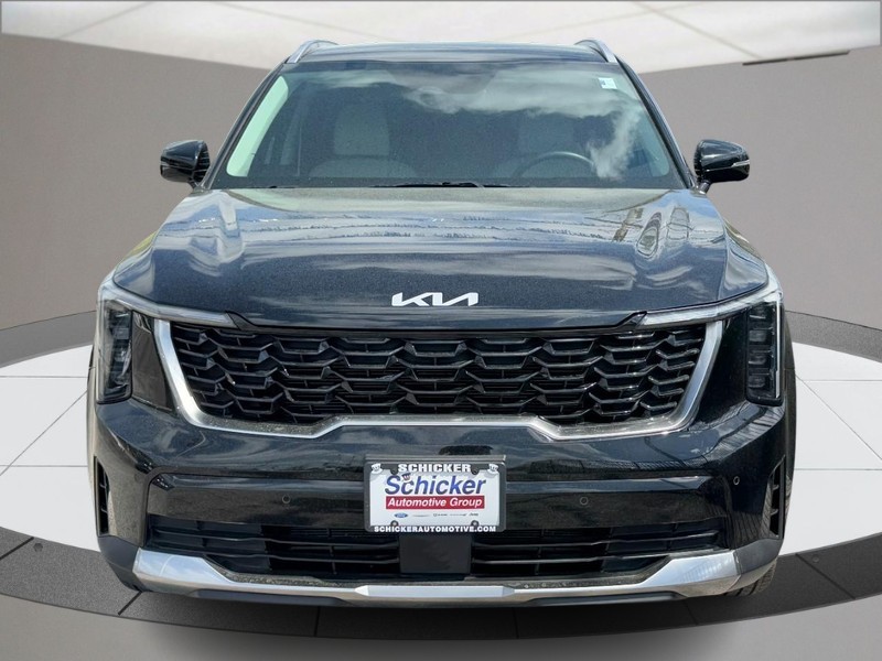 Kia Sorento Vehicle Full-screen Gallery Image 09