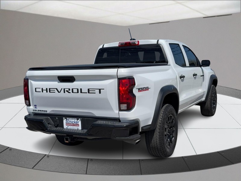 Chevrolet Colorado Vehicle Full-screen Gallery Image 03