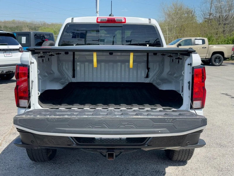 Chevrolet Colorado Vehicle Full-screen Gallery Image 05